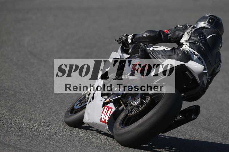 /Archiv-2024/02 29.01.-02.02.2024 Moto Center Thun Jerez/Gruppe gruen-green/414